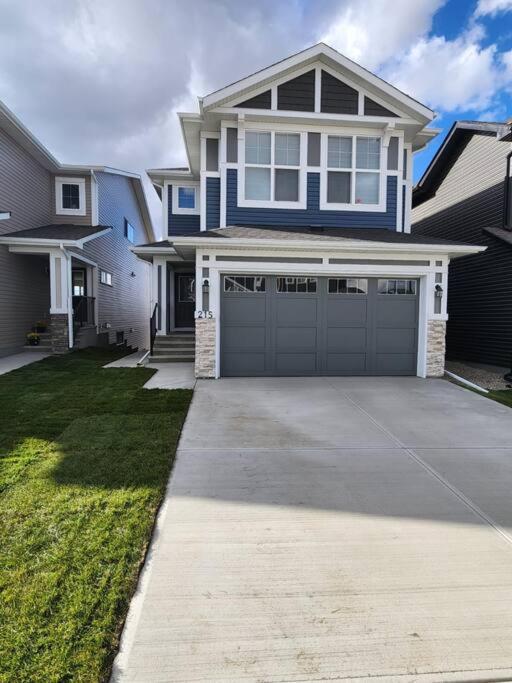 Brand New Luxury Walk-Out Suite - YYC Exterior foto