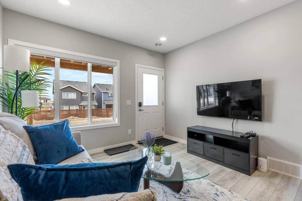Brand New Luxury Walk-Out Suite - YYC Exterior foto